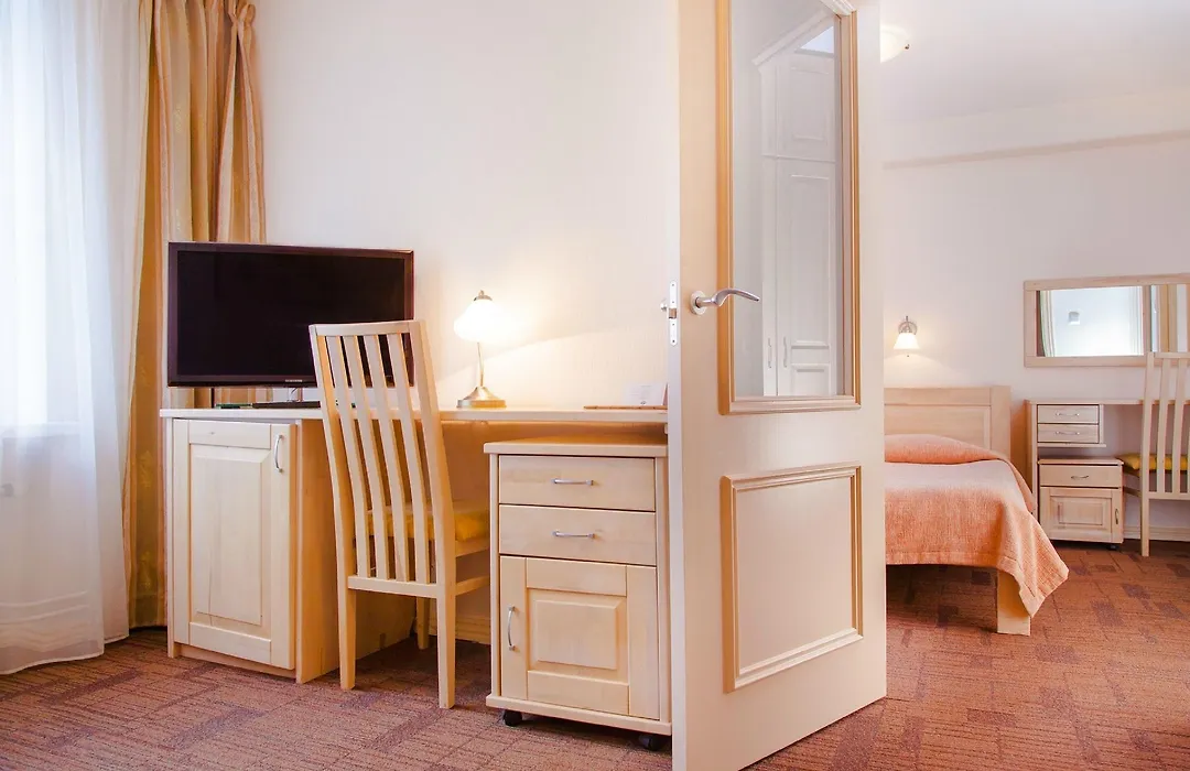 Rija Hotel Tia-1